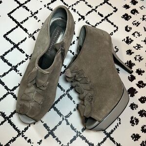 LOVELY PEOPLE Suede Leather Heeled Shoes for Women - US Size 8 M - EUC